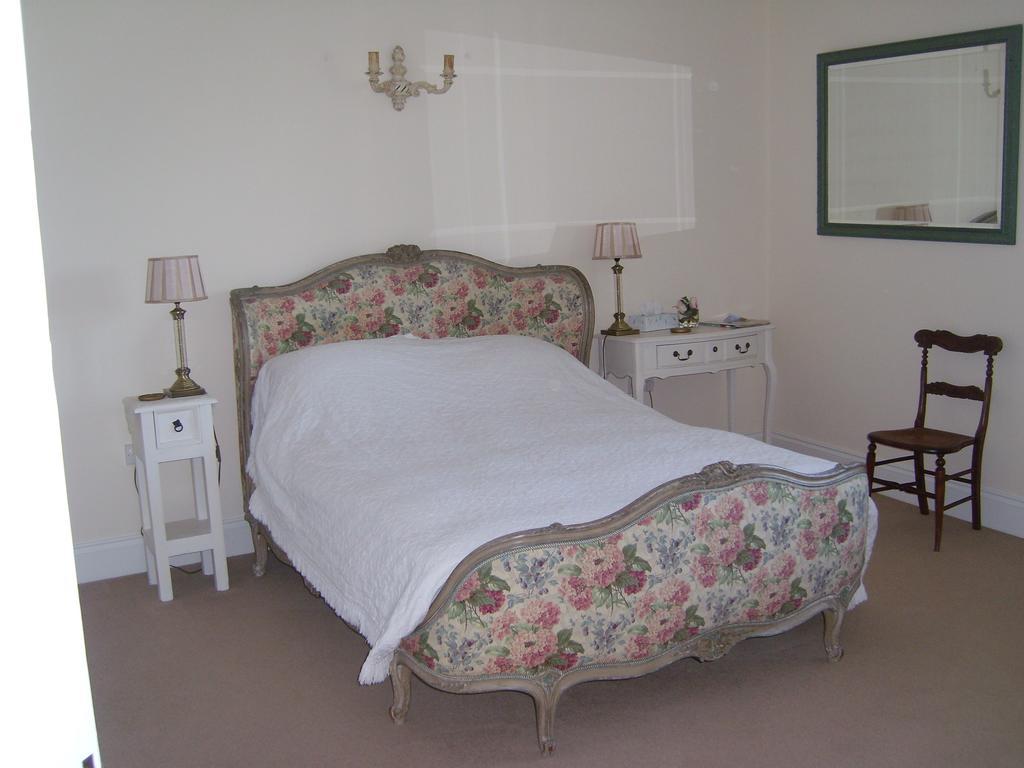 The Hall Farm Bed And Breakfast Tilbrook Ruang foto